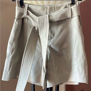 Vince Cream lamb leather Women's Shorts retail price $1100